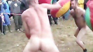 2 Nude Guys fight