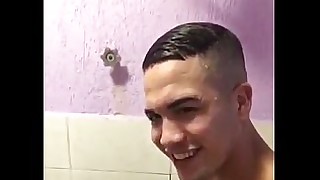 Vaza video do Mc Brisola se masturbando no banho